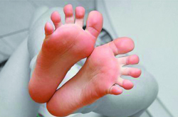 脚臭是怎么回事 引起脚臭的几大因素