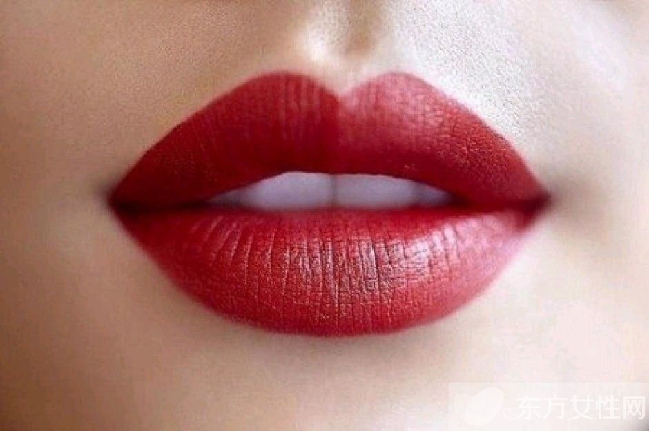 嘴唇干裂脱皮怎么办 嘴唇干裂脱皮是什么原因