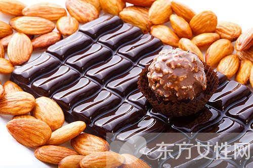 黑巧克力的作用有哪些 哪些人不能吃巧克力