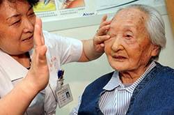 眼花是什么原因 七款食疗防治老花眼