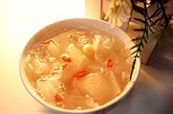 雪梨银耳汤做法 银耳雪梨汤的营养价值