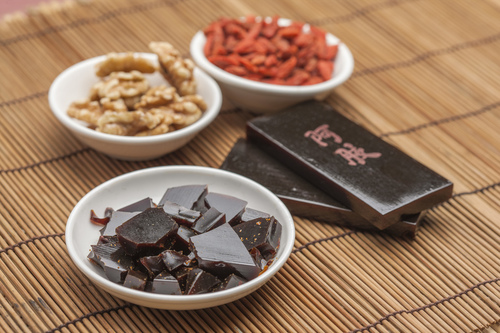 固元膏的作用     养颜调经安胎