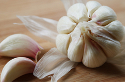 大蒜的营养价值 教你如何吃大蒜消毒杀菌