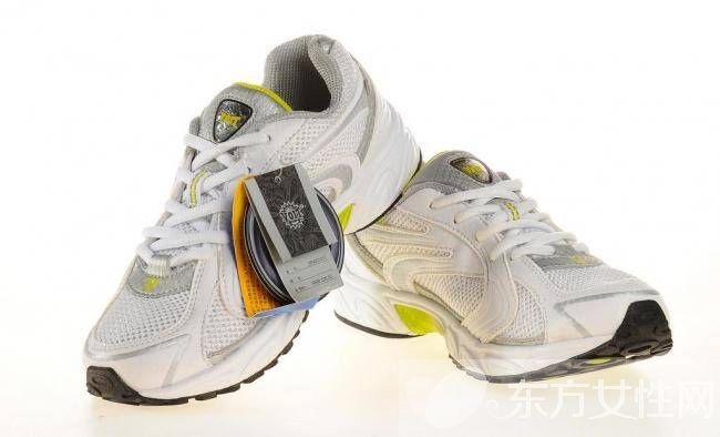 运动鞋怎么洗白 三大招教你如何清洗运动鞋