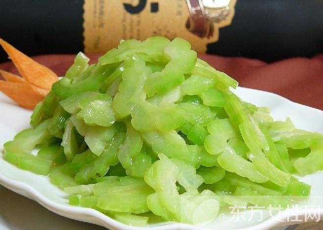 凉拌苦瓜怎么做好吃 苦瓜的禁忌不可忘