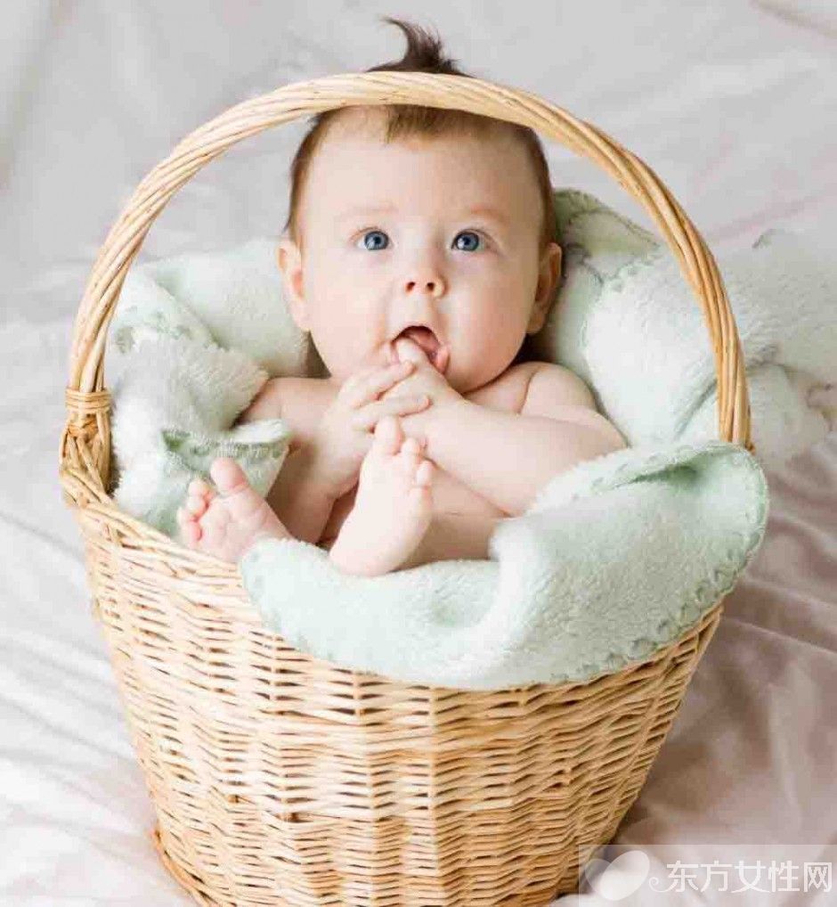 宝宝吐奶厉害的原因 这么做可有效防止宝宝吐奶哦