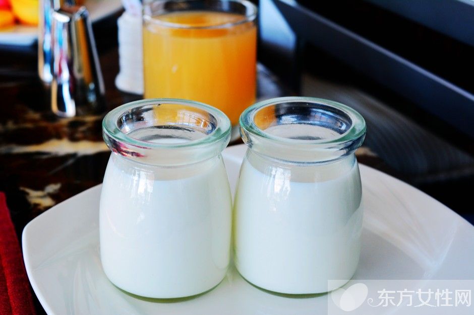 空腹喝牛奶的危害有哪些  牛奶什么时候喝最好