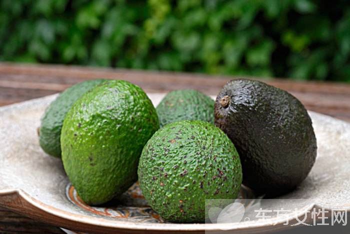 牛油果怎么吃最好  揭秘牛油果不为人知的神奇功效