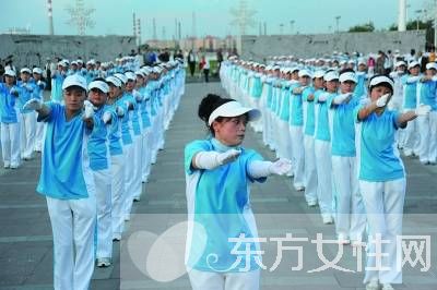 行进有氧健身操的好处 行进有氧健身操的5点要求