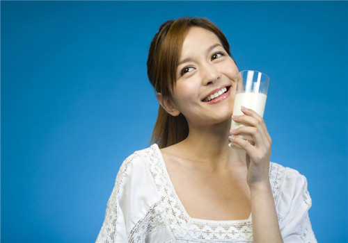 牛奶应该什么时候喝才能增加吸收
