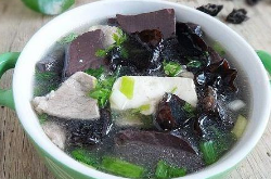 猪血的营养价值和作用有哪些 会带来什么好处