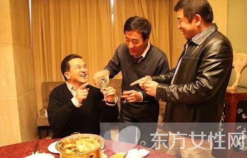 你须知晓的敬酒礼仪常识七要点