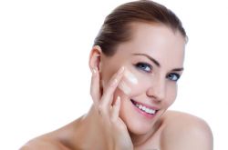 冬季护肤小常识 这么做能养出水漾肌肤哦