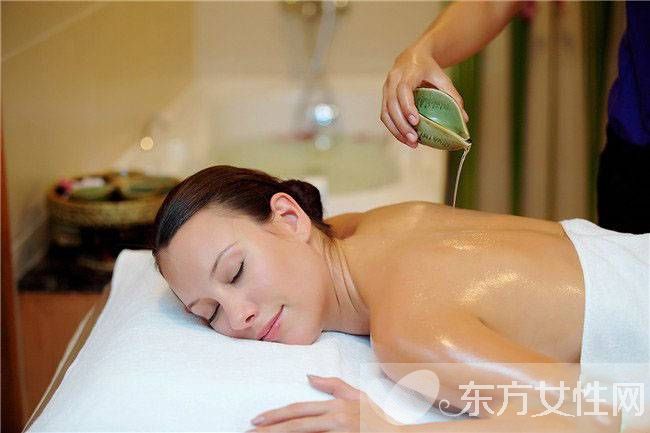 精油的功效及用法介绍 精油的各种用法推荐