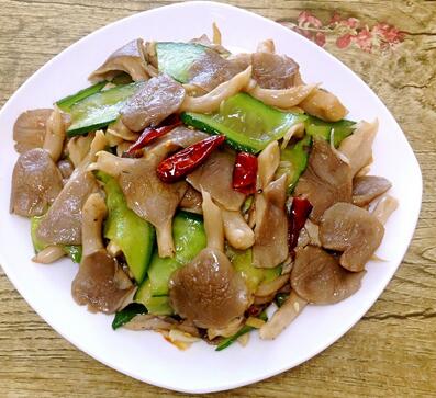 平菇怎么做好吃 平菇的家常做法大公开