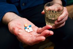 吃头孢类药物的禁忌 服用后千万别喝酒