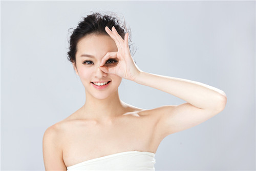 如何减少眼部细纹 选择合适的眼霜很重要