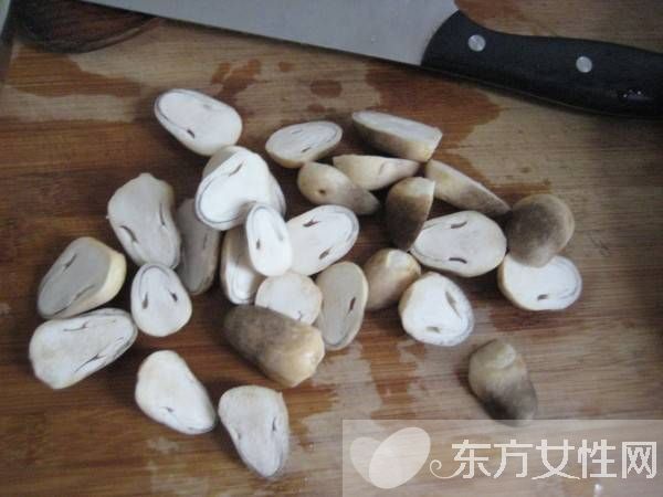 草菇的营养价值有哪些 推荐草菇的两大食疗法