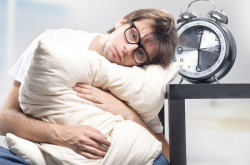 生活健康小常识 睡前干这些事等于慢性自杀