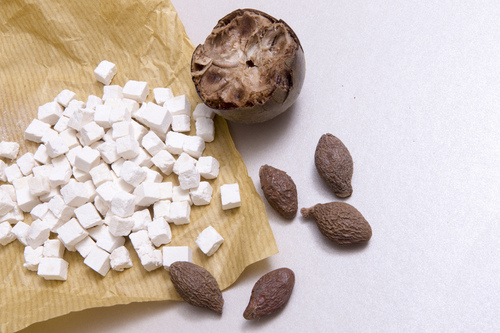 罗汉果泡水喝的功效有哪些 它为何如此受欢迎