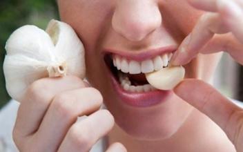 醋泡大蒜的功效 醋泡大蒜有哪些药用价值