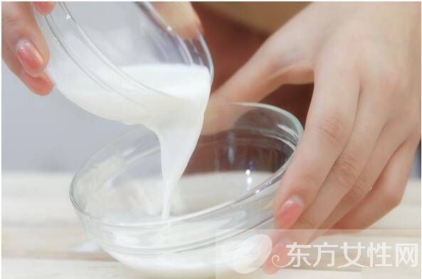 牛奶面膜的功效与作用 敷面膜的注意事项有哪些