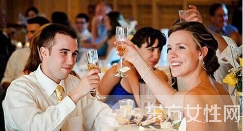 你须知晓的敬酒礼仪常识七要点