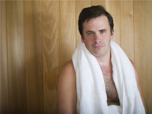 男士美容护肤妙招 减少剃须对肌肤的伤害