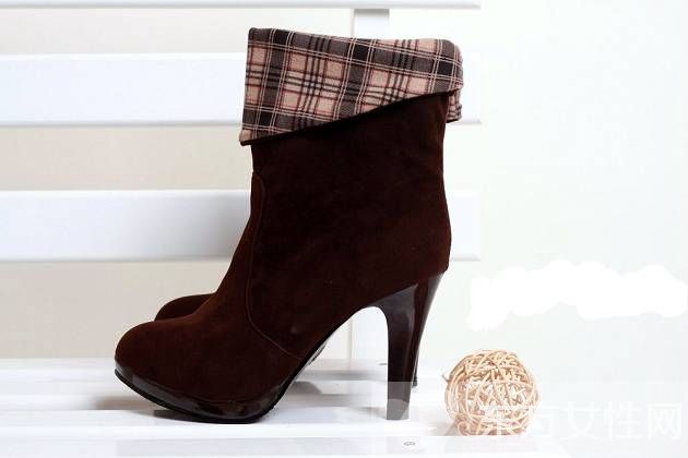 磨砂皮鞋如何清洗 磨砂皮鞋保养须知