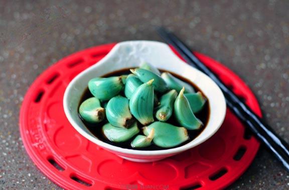 醋泡大蒜的功效 醋泡大蒜有哪些药用价值