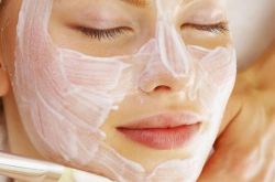 牛奶面膜的功效与作用 敷面膜的注意事项有哪些