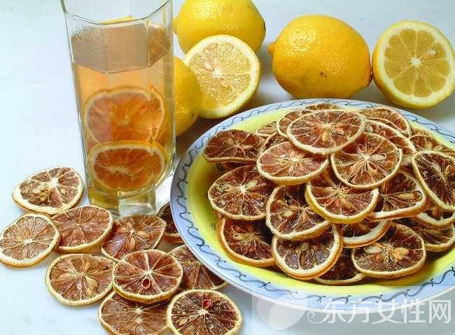 柠檬片泡水的功效和作用 这些副作用一定不能忽视