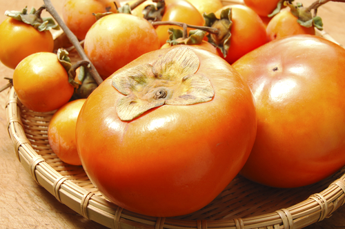 揭柿子的热量 怎么吃柿子才对人体健康有益