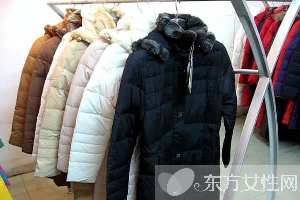 羽绒服应该怎么洗 清洗羽绒服的注意事项需谨记