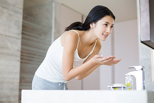 夏天怎么保养皮肤 夏季护肤技巧大盘点