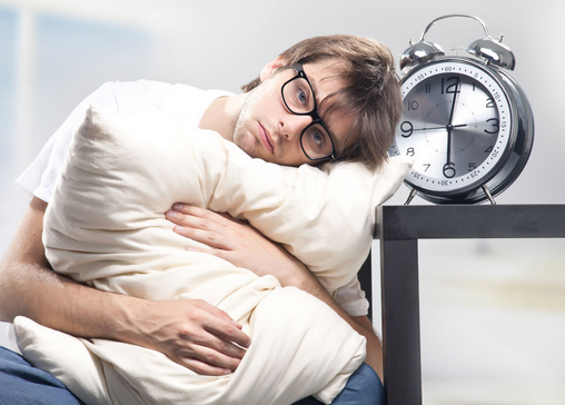 生活健康小常识 睡前干这些事等于慢性自杀