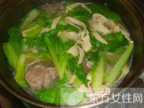 青菜汤的两大家常做法 这么做不止美味