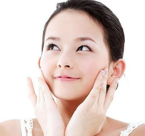 如何对自己的皮肤进行肤质判断