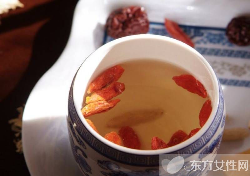 枸杞子泡水放多少 这类人群最好不要吃枸杞哦