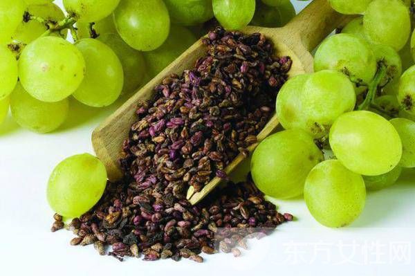 葡萄籽怎么吃吸收好 小小葡萄籽让你越吃越美丽哟