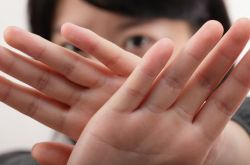 手指麻痹是怎么回事 手指发麻警惕四种病