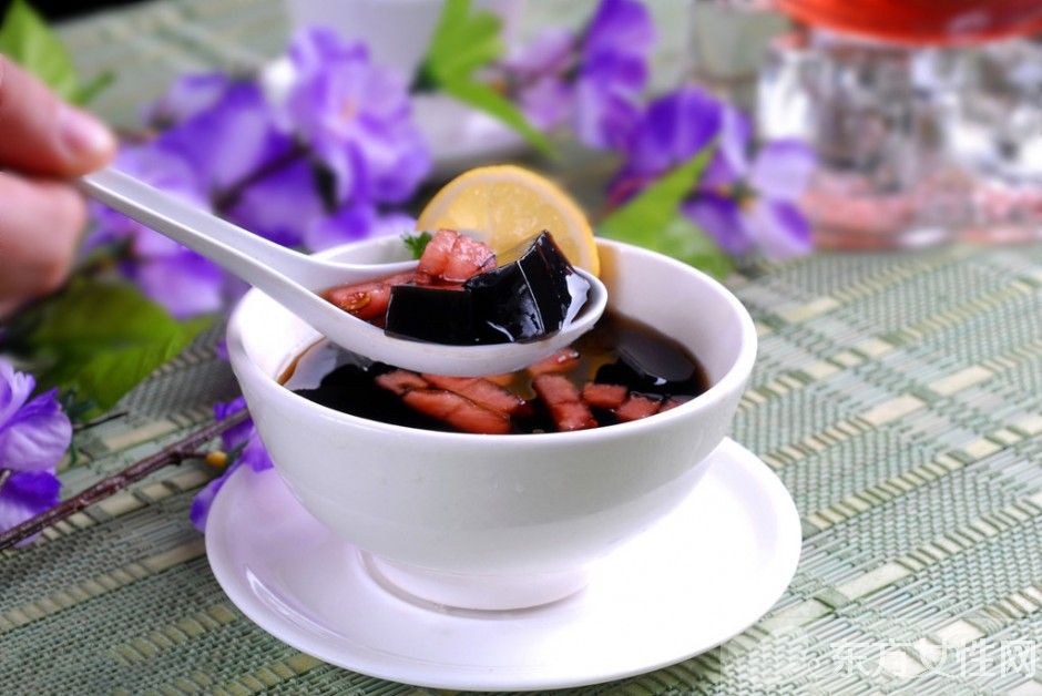 龟苓膏的功效及作用 龟苓膏吃多了小心加重痛经