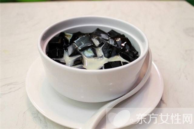 龟苓膏的功效及作用 龟苓膏吃多了小心加重痛经