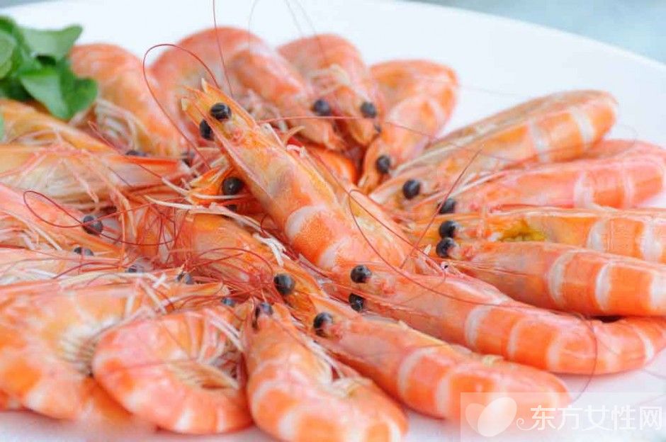 虾和什么不能一起吃 出现这些反应一定要及时就医