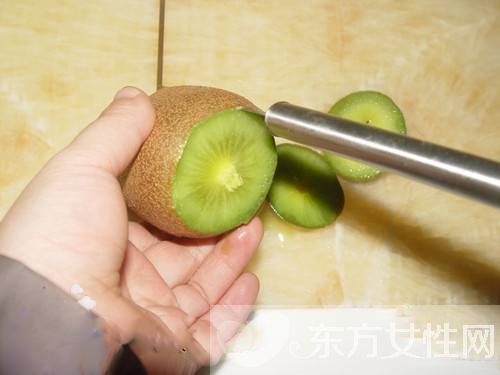 奇异果怎么吃方便 吃奇异果居然还能减肥