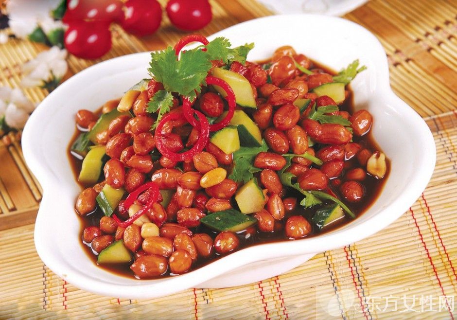 老醋泡花生的做法 吃花生的好处居然这么多哦