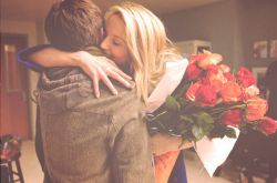 女人为什么会喜欢挽男人手臂 揭女性八大心理隐私