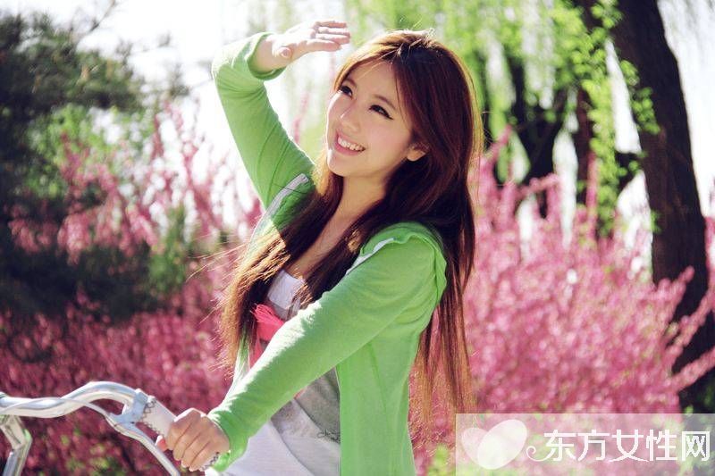 燃情高粱地上滚来滚去 黄昏下我与她的刺激一夜