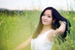 乡村艳福让人欲罢不能 激情乡野夺了她的清白之身