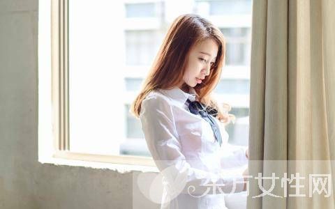 女大学生口述做校妓的堕落生活 令人心酸不已